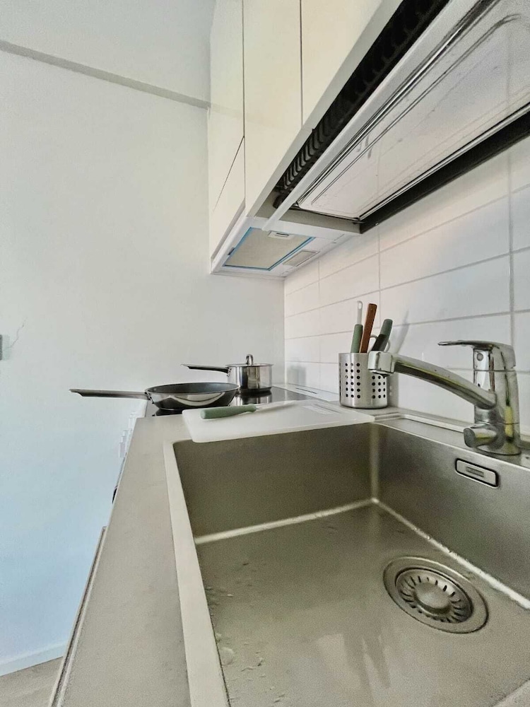 Modern Studio Apartment in Lönnrotinkatu