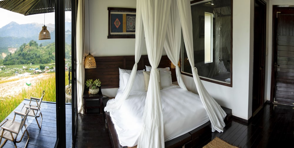 Black Ship Sapa view 2