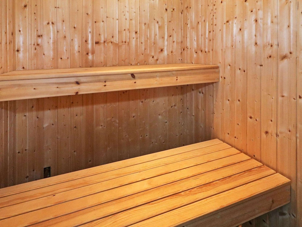 Spacious Holiday Home in Storvorde near Sea view 4