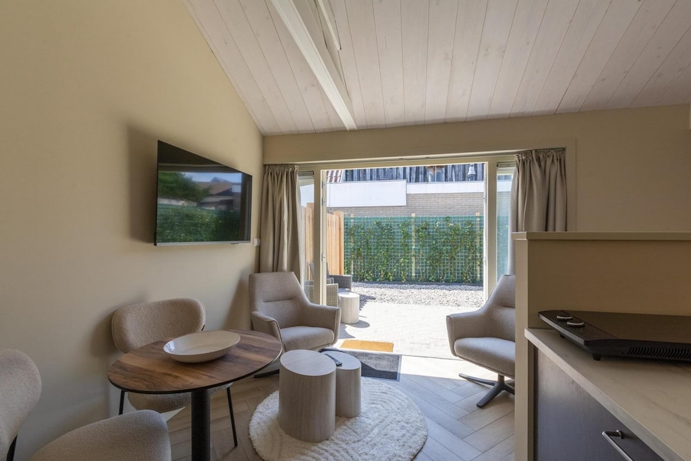 Beautiful Suite on the Village Square