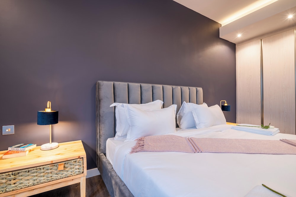 Capital 2 Bed Olive Tree Line By YourHost view 4