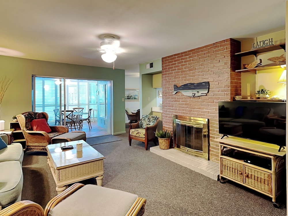 Jacksonville Beach Costa Verde 2319-102 by Distinctive Beach Rentals
