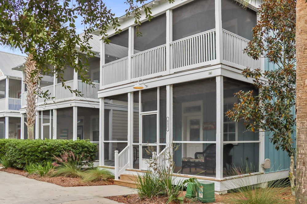 Barefoot Cottage B37 - The B's Knees