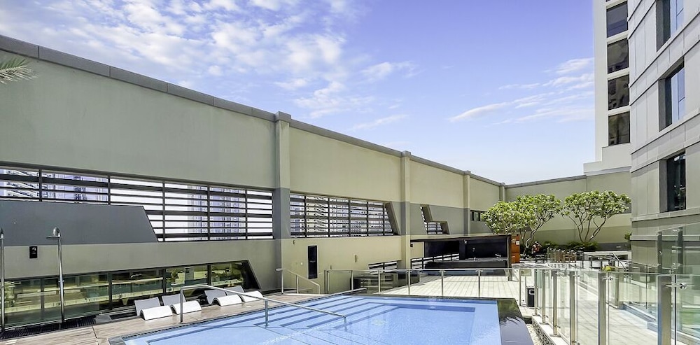 LUX The Voleo Canal View Suite