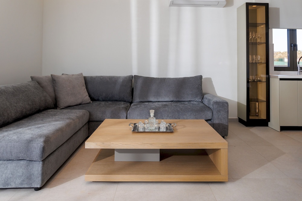 Divel Luxury Villas - Villa Ervin by Estia