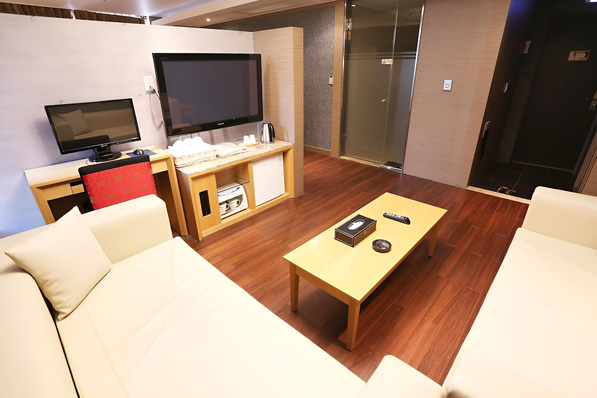 Photo 12