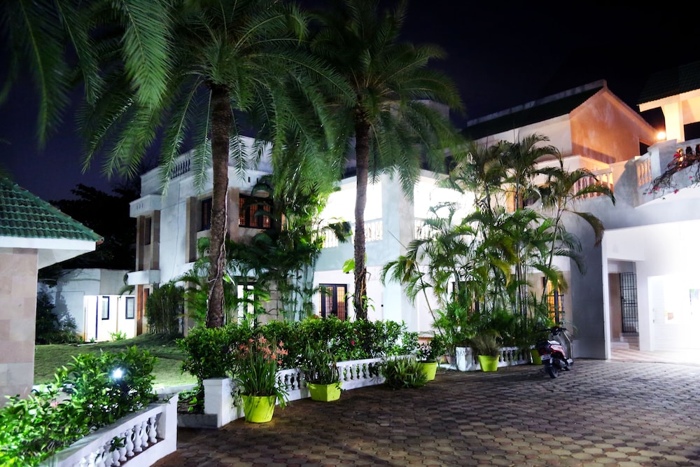 Peakland Hotels and Resorts view 2