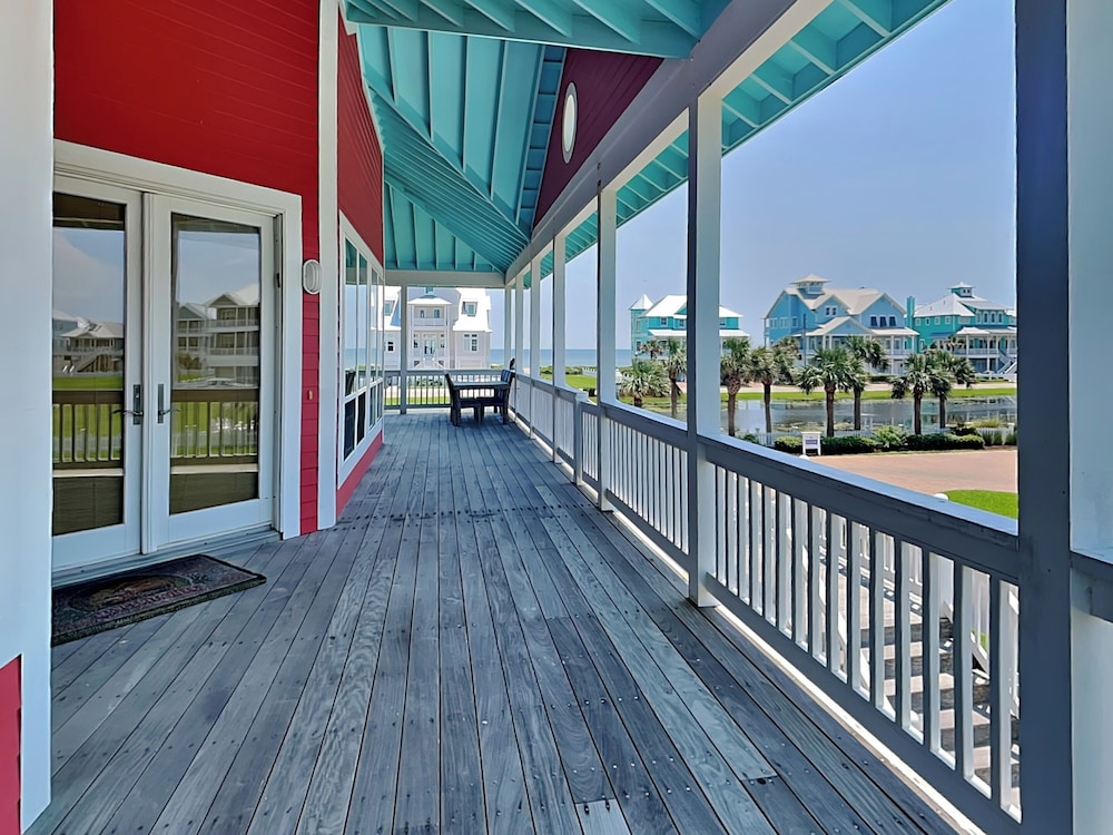 The Beachside Villa by Ryson Vacation Rentals