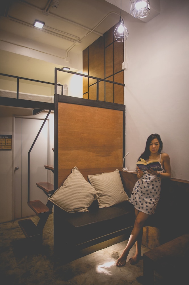 Book a Bed Poshtel - Hostel
