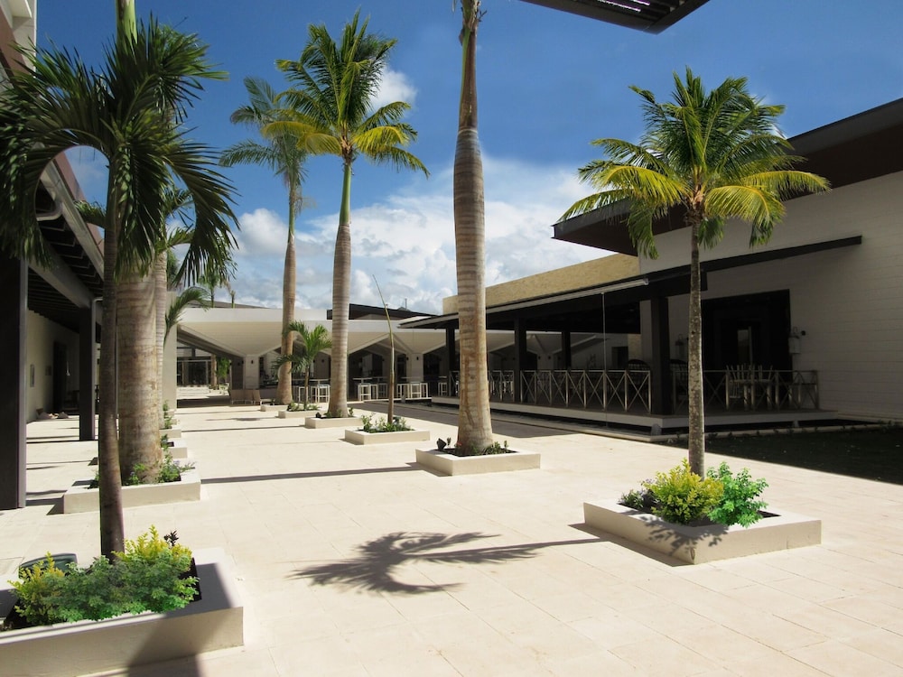 Jamaica Vacations - Royalton Blue Waters Montego Bay, An Autograph Collection All Inclusive Resort - Property Image 95