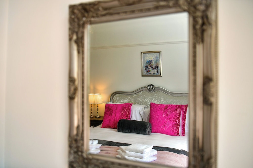 Just Stay Wales - Highmead House view 5