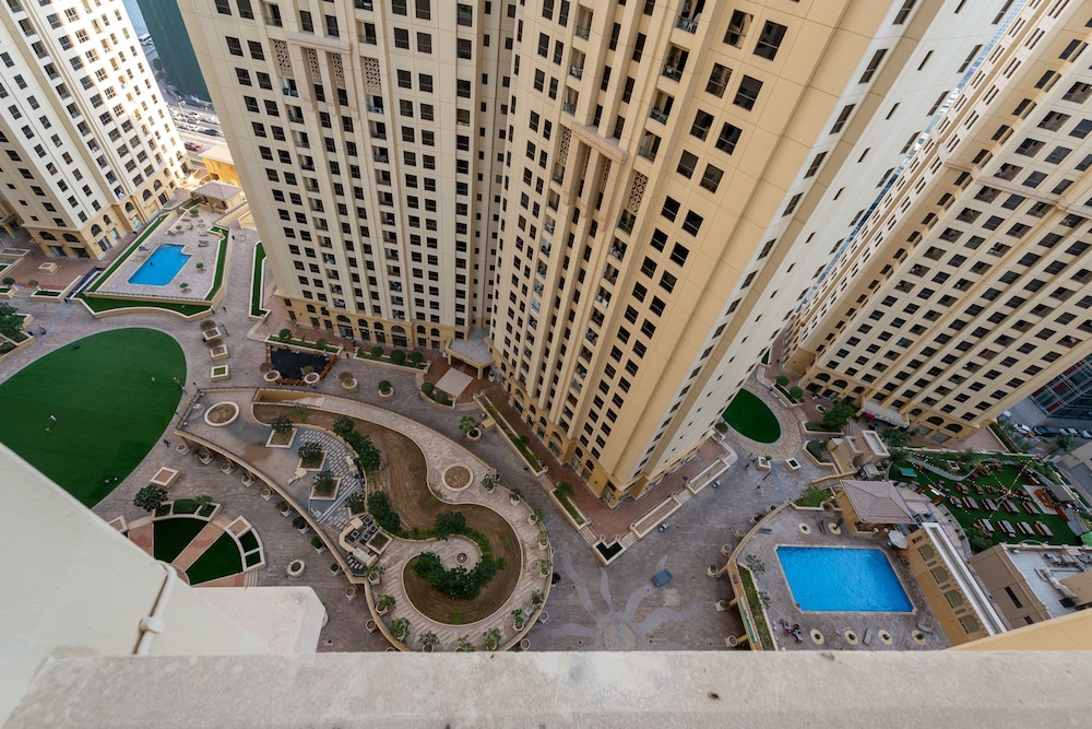 Cozy 3BR Space at JBR Beach Nearby