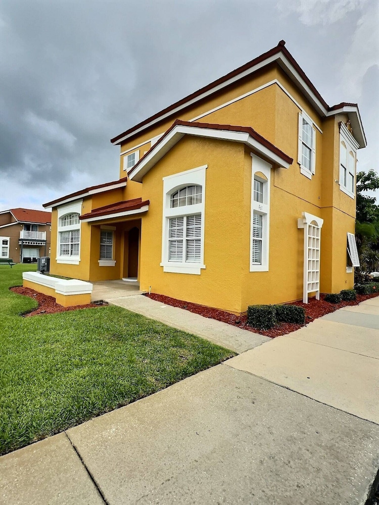 3BR Townhome Lake Berkley - Near Disney