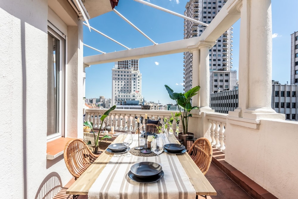 Kasai - 2 Bedrooms and Terrace in Malasa a