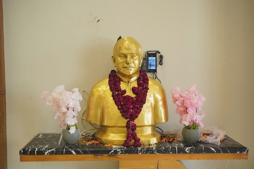 The Apline Hotel Aligarh