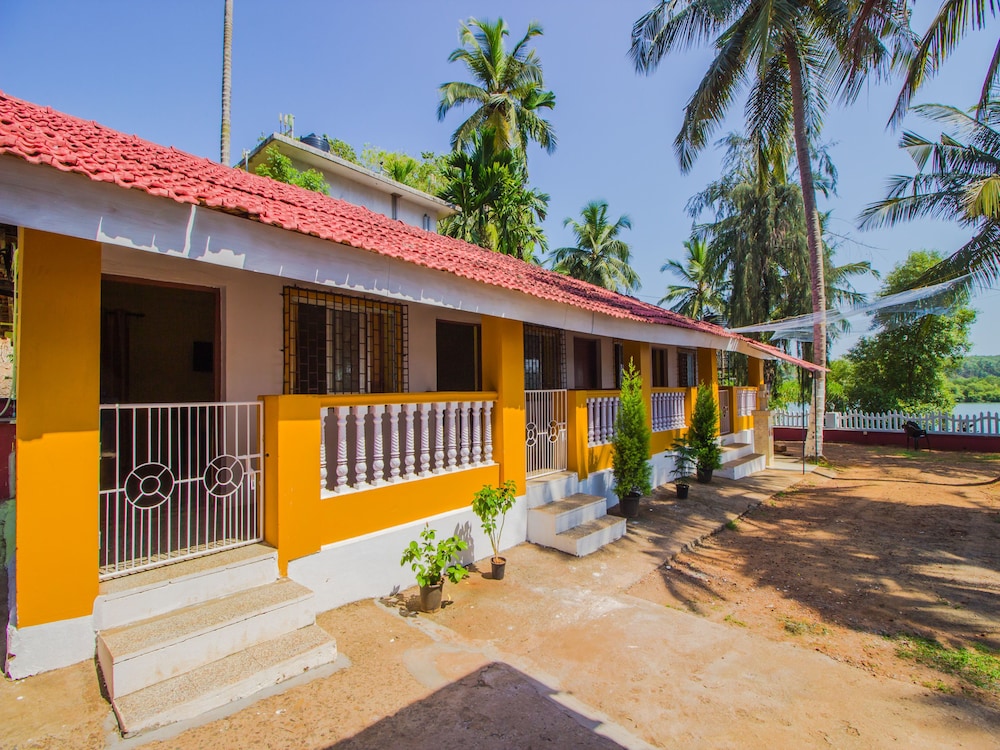 OYO 13117 Home Lake View Studio Canacona