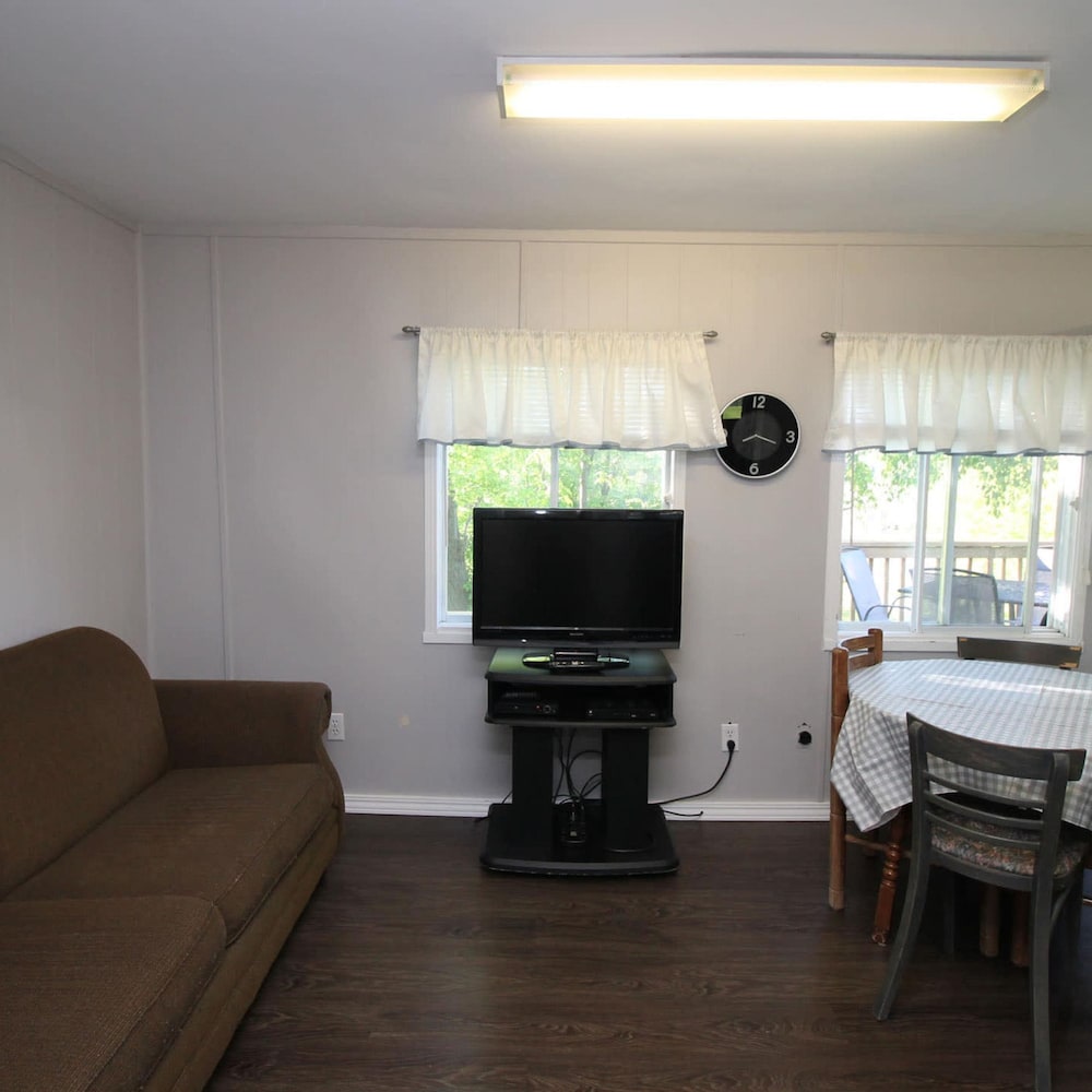 2 Bdrm Country Cottage 4 - Rosewood Cottages
