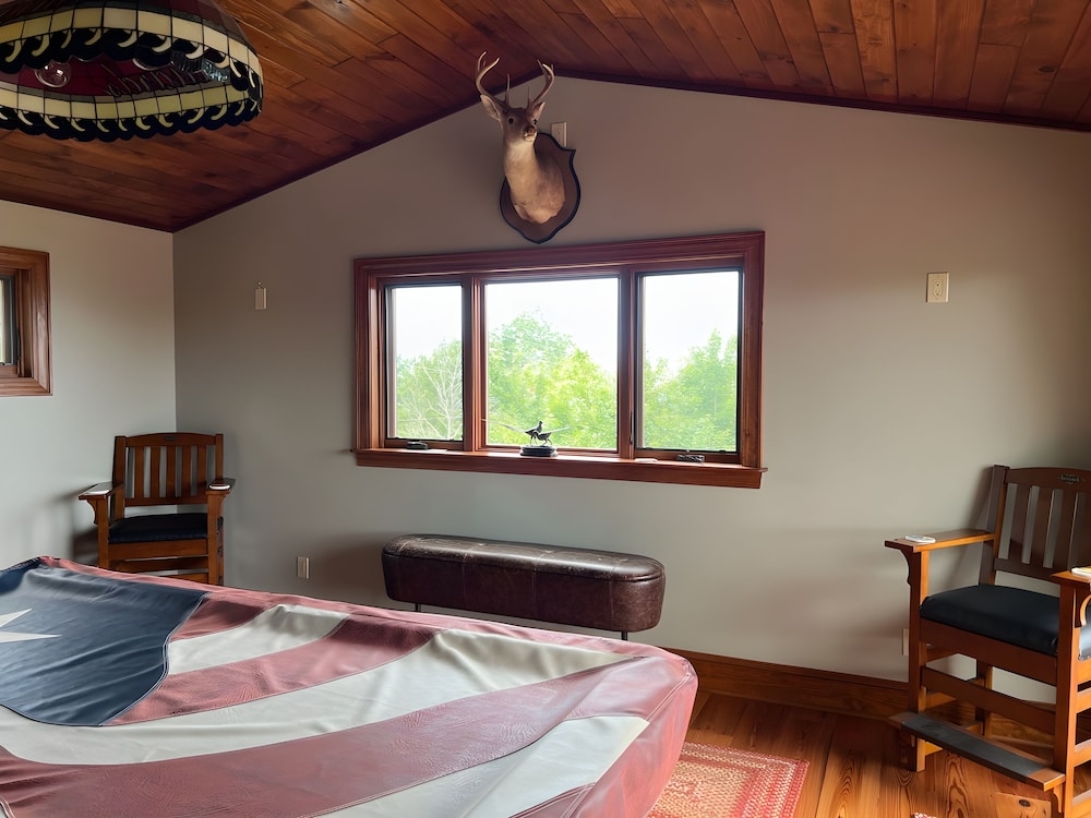 Hot Tub + Stunning Views: Luxury Beech Mtn Escape!