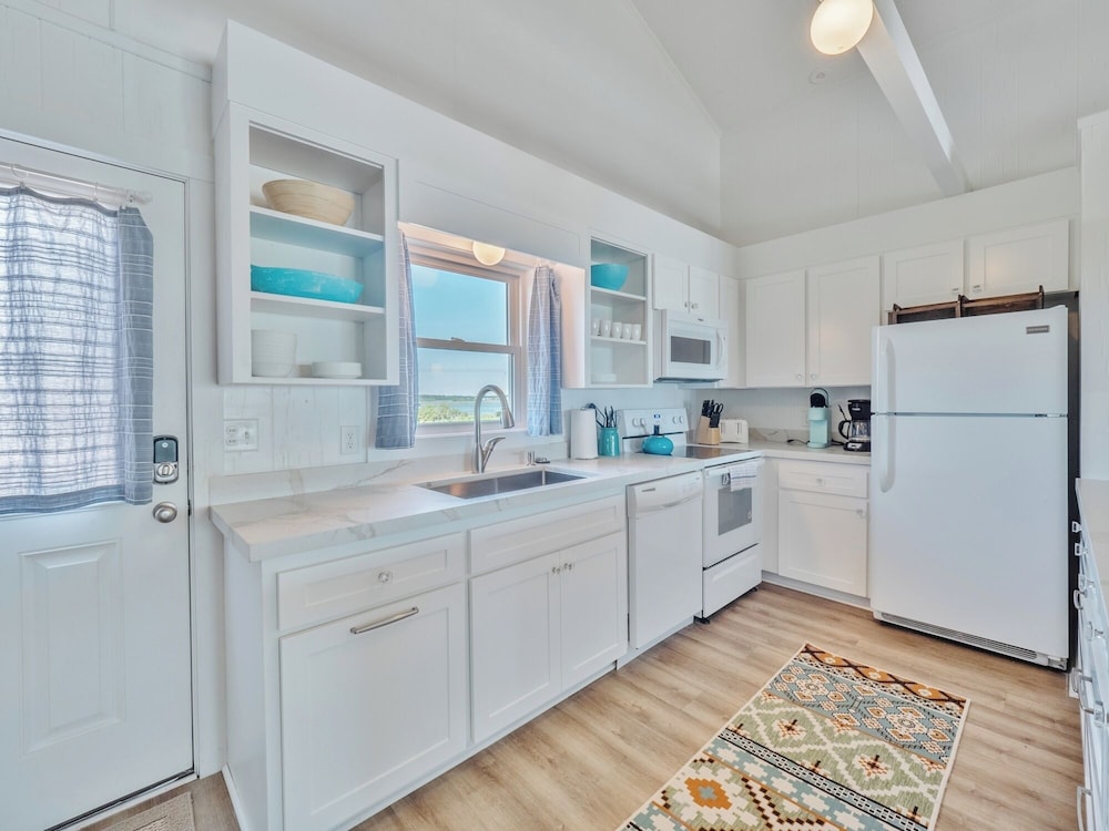 Walking on Sunshine by Topsail Realty