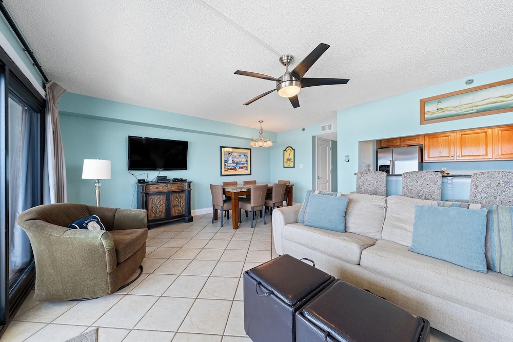 Ocean Breeze East 201