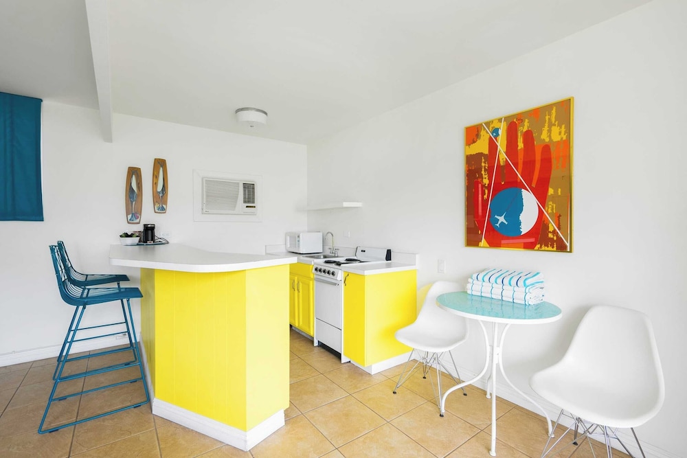 The Monkey Tree Hotel Buyout by Avantstay Entire Hotel Buyout! Funky Rooms w/ Modern Amenities!