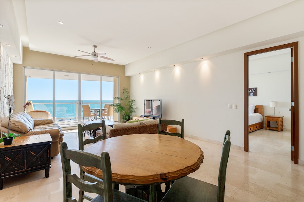 Encanto Living 0403 -1BR by Kivoya