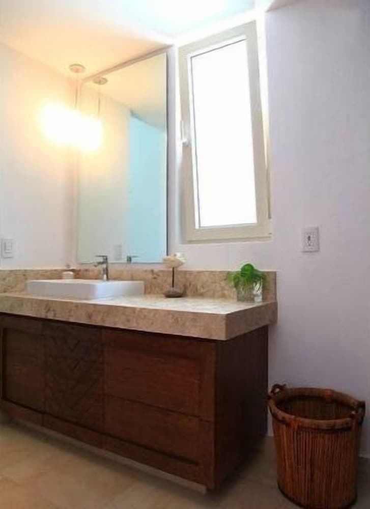 ROMANTIC ZONE V177 STUDIO