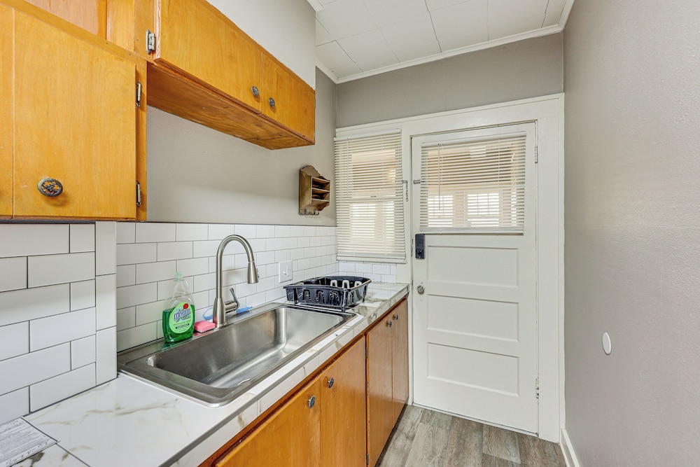 Easy Highway Access: Texarkana Condo Near Dtwn