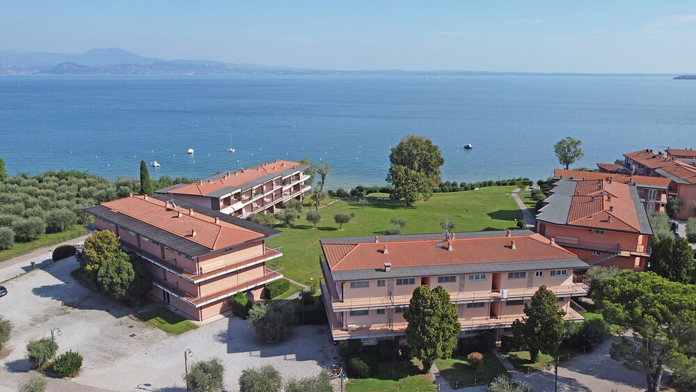 Specchio sul Lago in Manerba del Garda