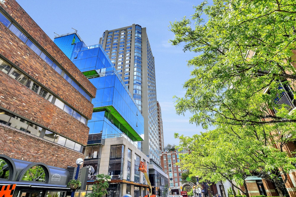QuickStay - Yorkville Dream (Yonge & Bloor)