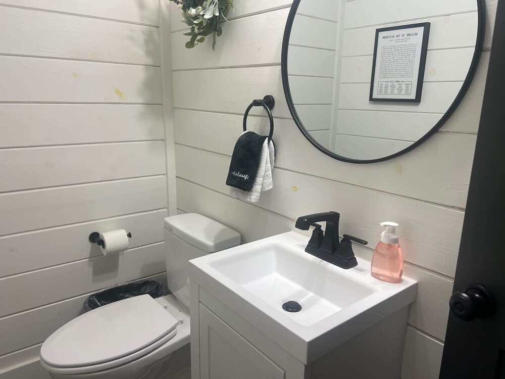 Whispering Retreat Sleeps 4
