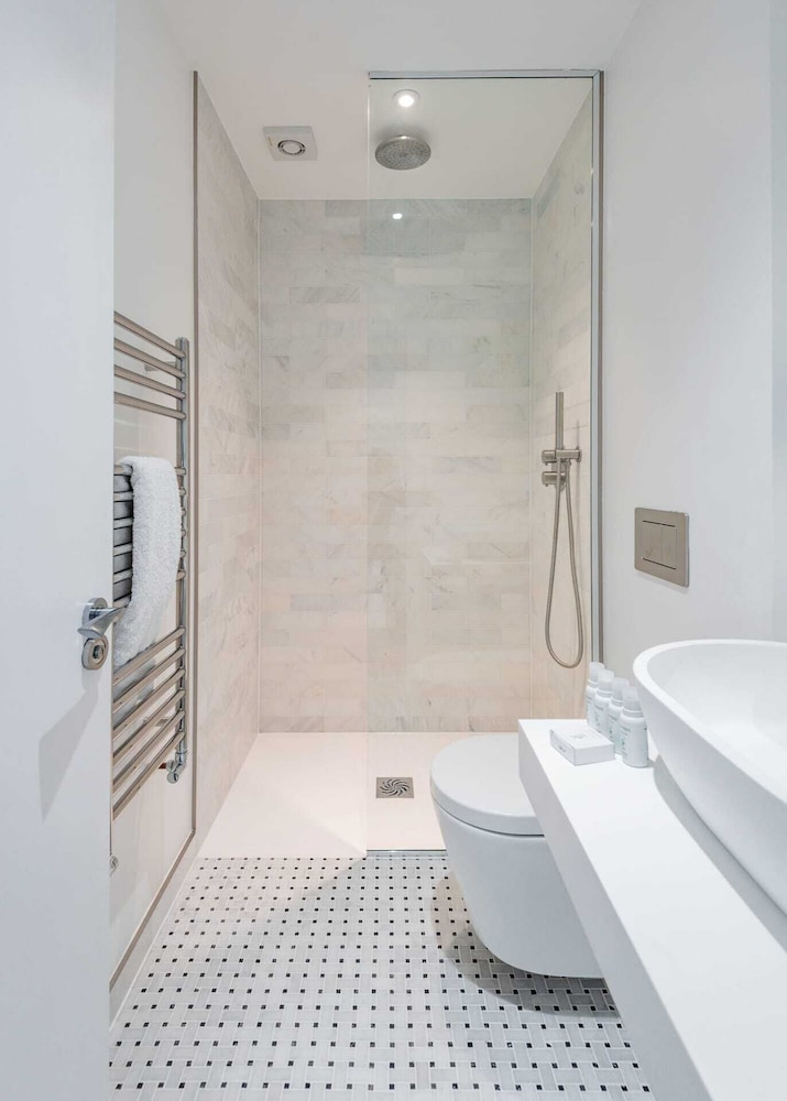 Lillie Road Residence B