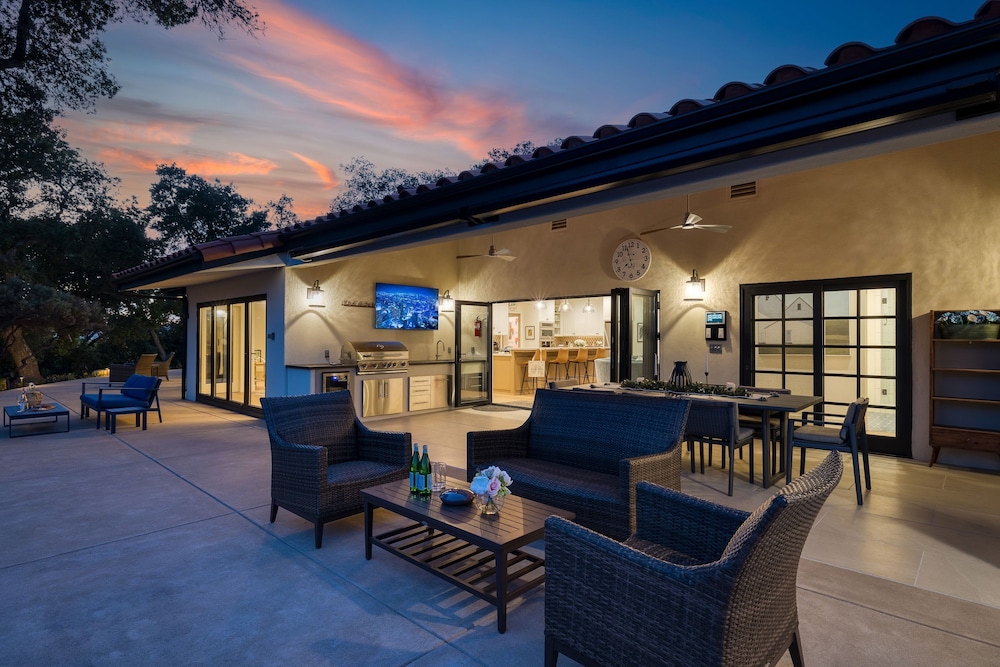 Rancho Robles by Avantstay Vineyard Villa w Views Pool Privacy