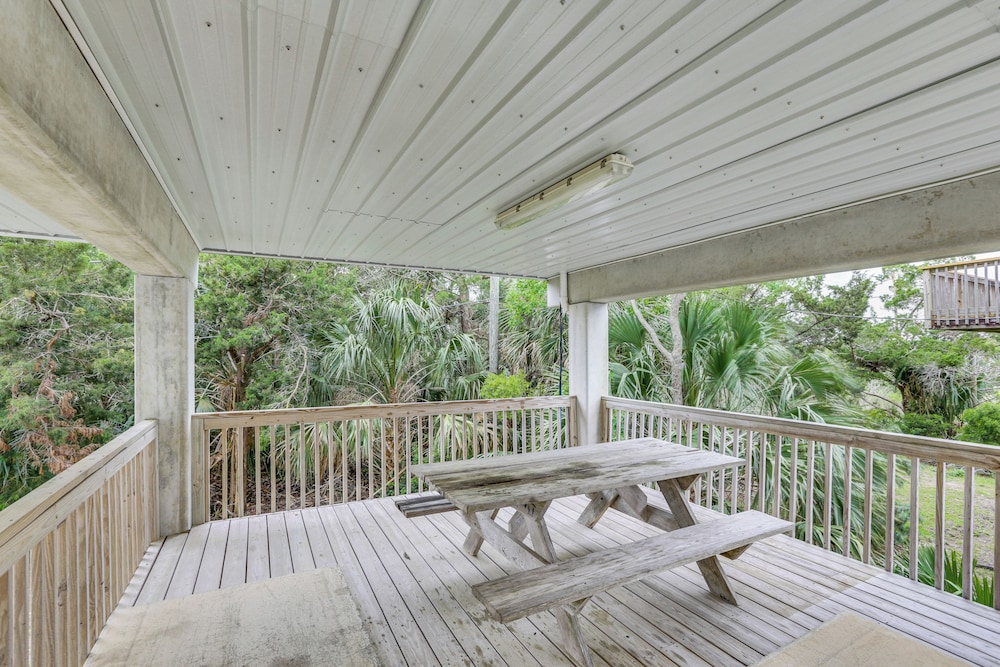 Family-friendly Waterfront Oasis: 7 Miles to Beach view 4