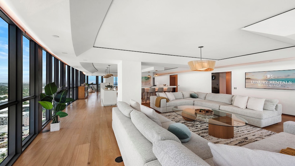 Luxury Vacation Rentals at The Setai by LRMB