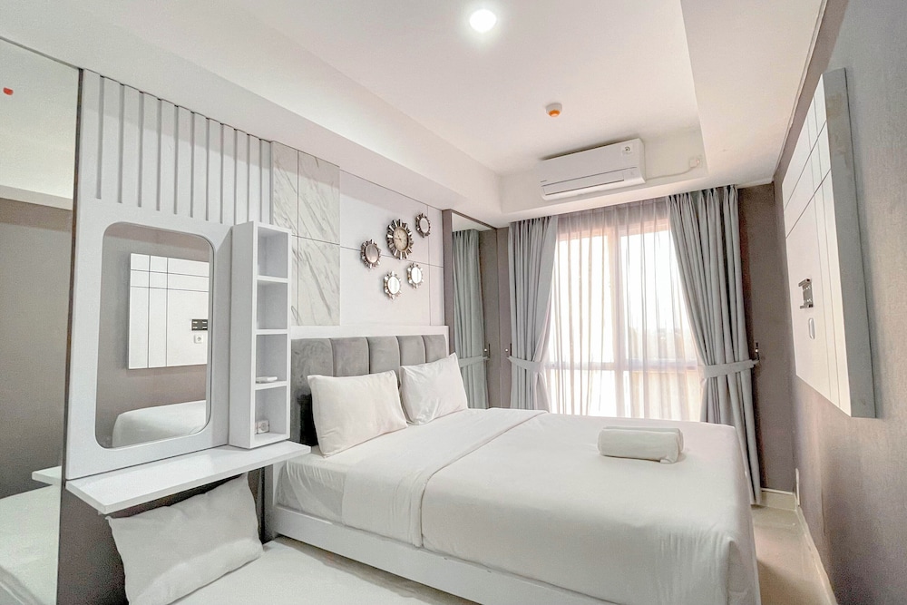 Grey Toned 1Br Apartment Tamansari Skylounge Makassar