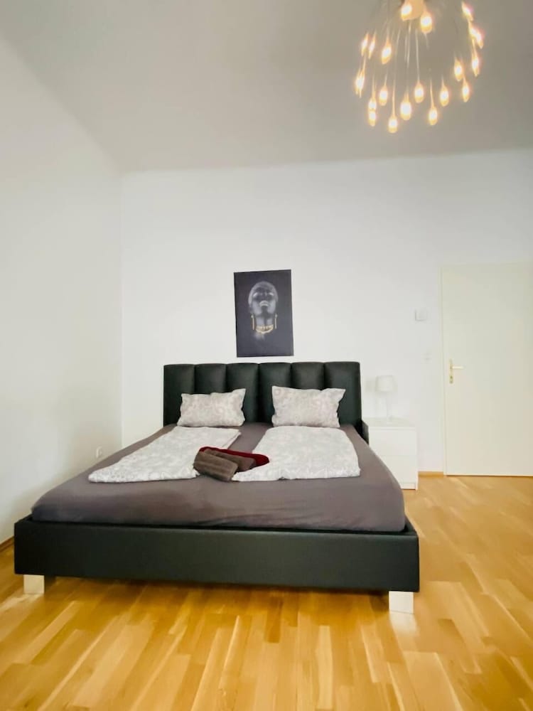 2BR Apartment Close to Stadthalle