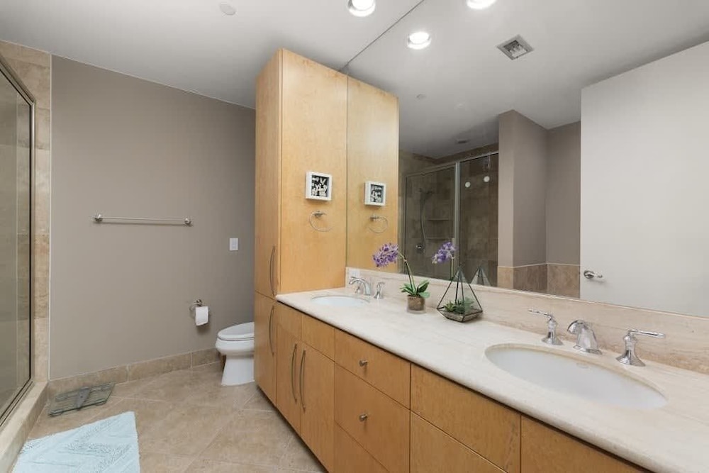 Stunning 17th Floor Spacex Direct Views Luxe 3 Bedroom Apts