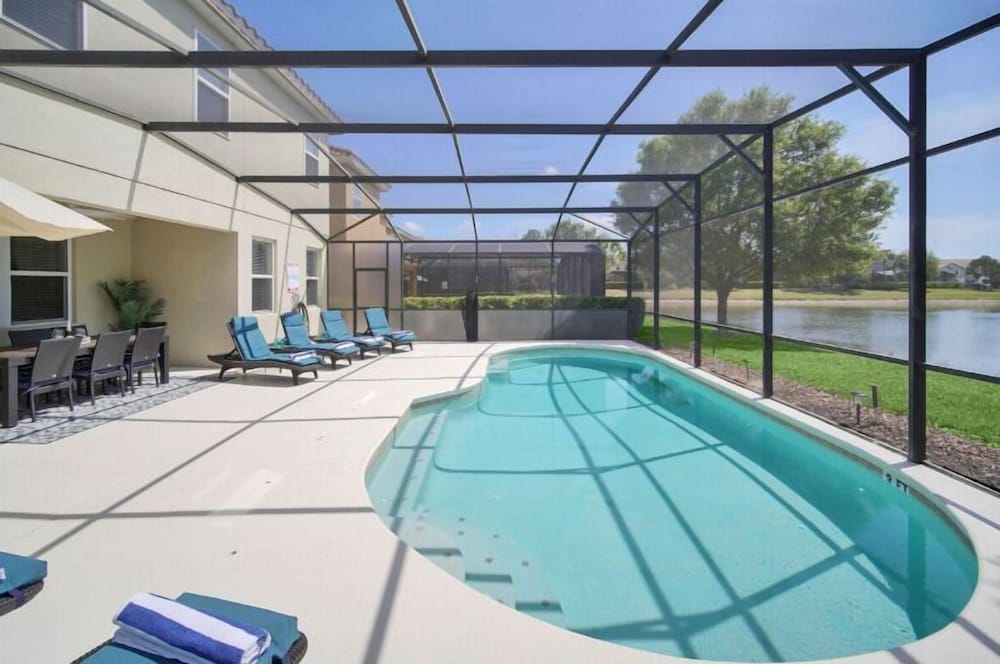 Stunner 6Br W/ South Pool, Lake View & Near Golf