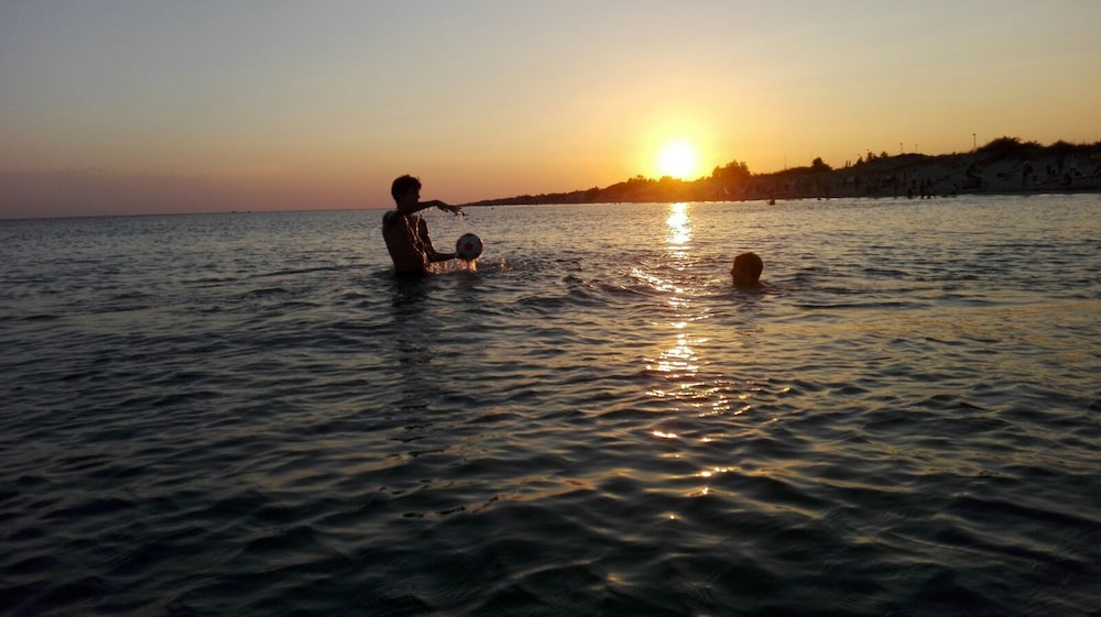 Morello Beach Hotel