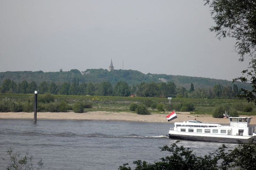 Holiday Home in Spijk With Meadow Views view 4