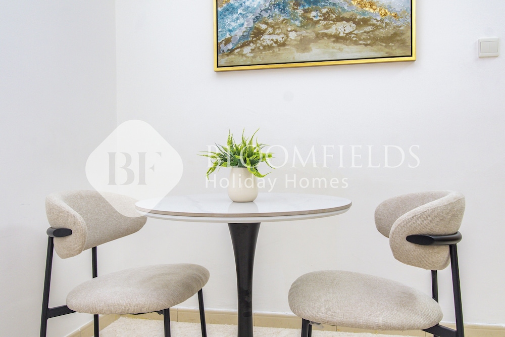 Bloomfields Luxurious Stu in Mulberry