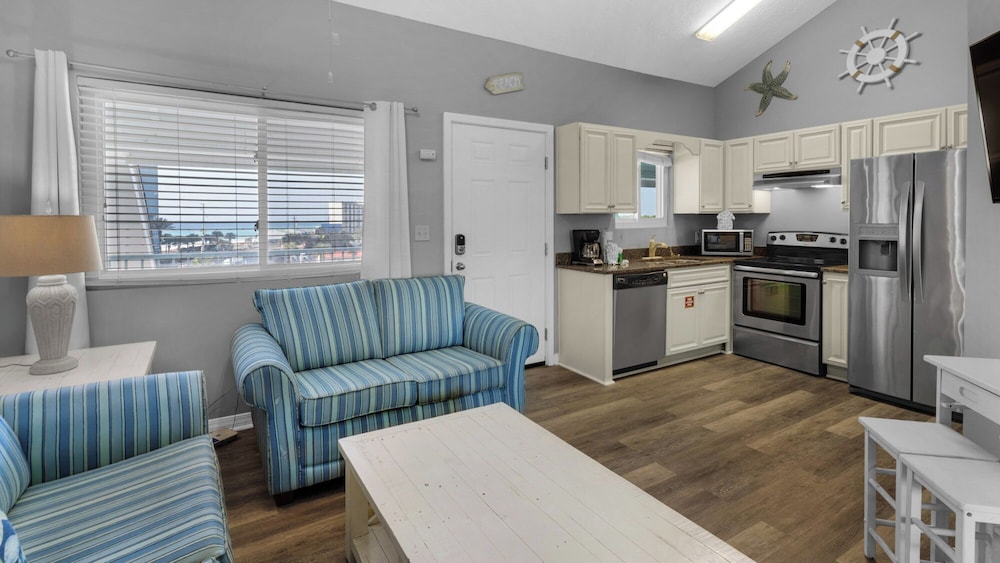 Sand Castles West A4: Steps to Beach, Pools, Private Balcony & More!