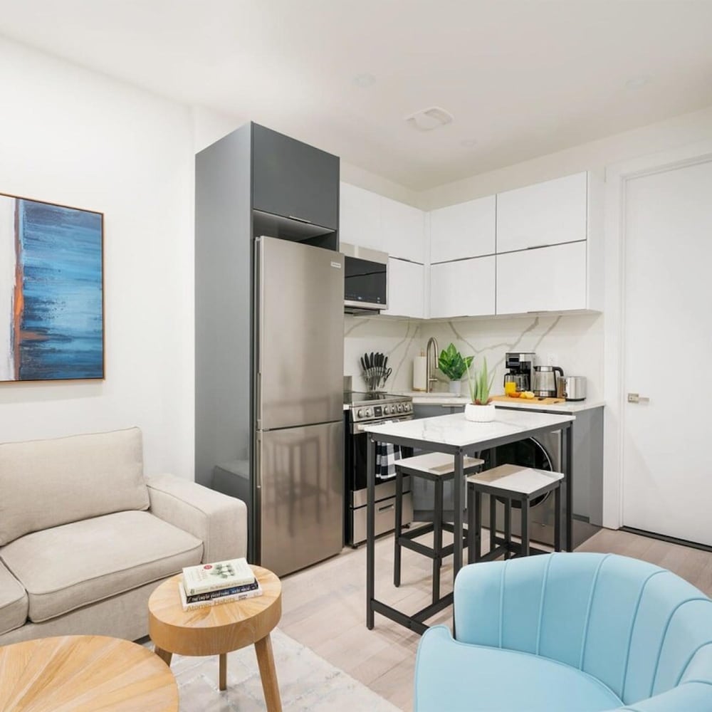 317-2a Sleek Modern 1Br UES W D