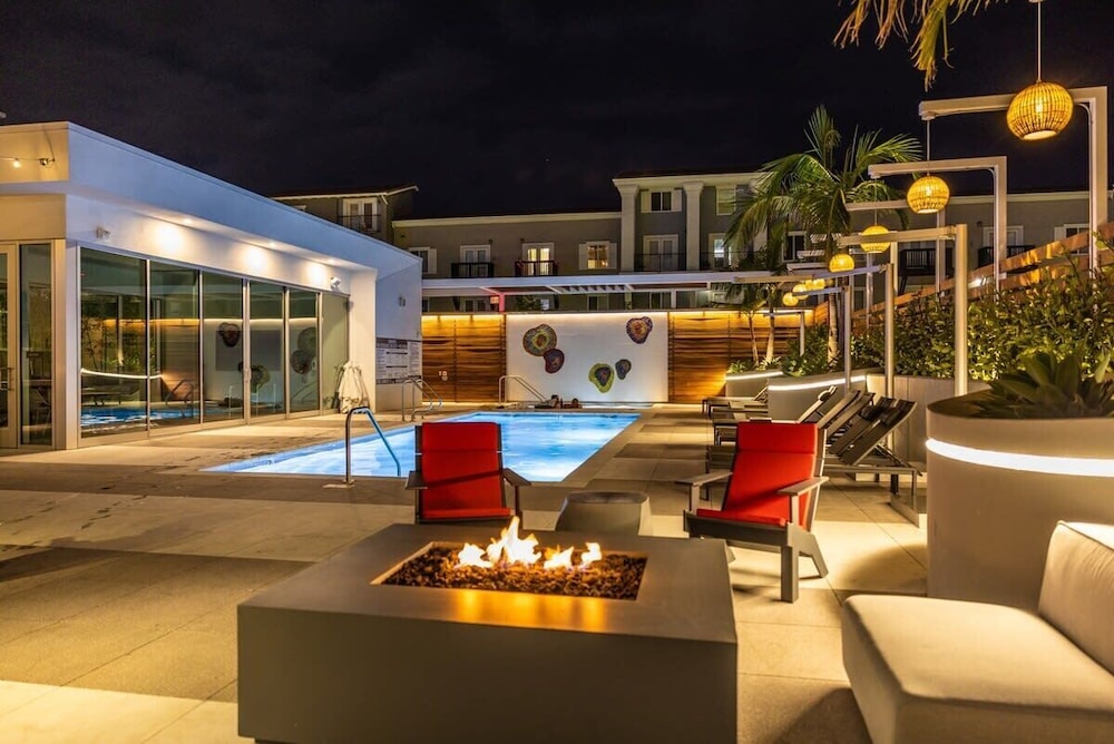 @marbella Lane - 3BR Coastal Retreat w/ Luxe Touch
