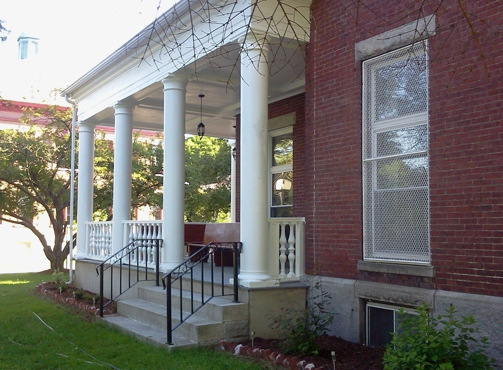 Inn at the Agora