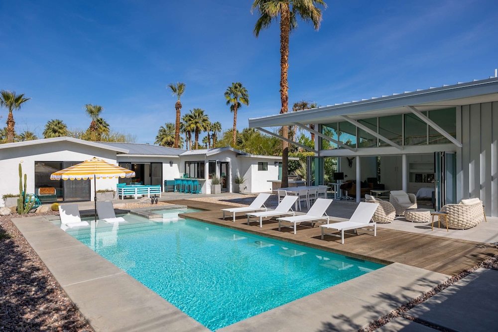 Luxury 4-bedroom Home With Pool Spa Stunning Mountain Views
