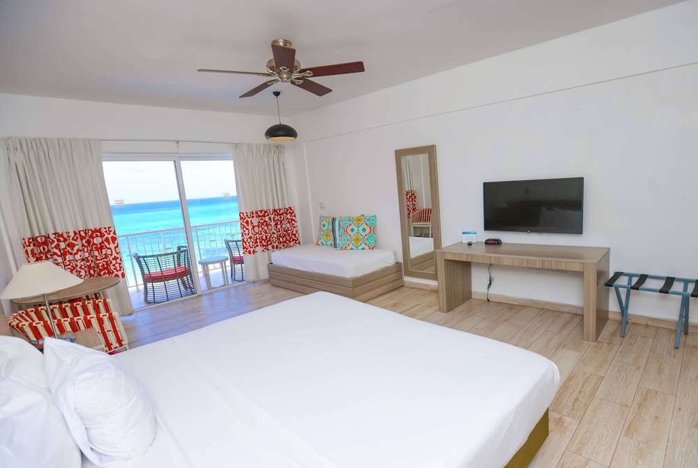 Grand Decameron Cornwall Beach, A Trademark All-Inclusive Resort