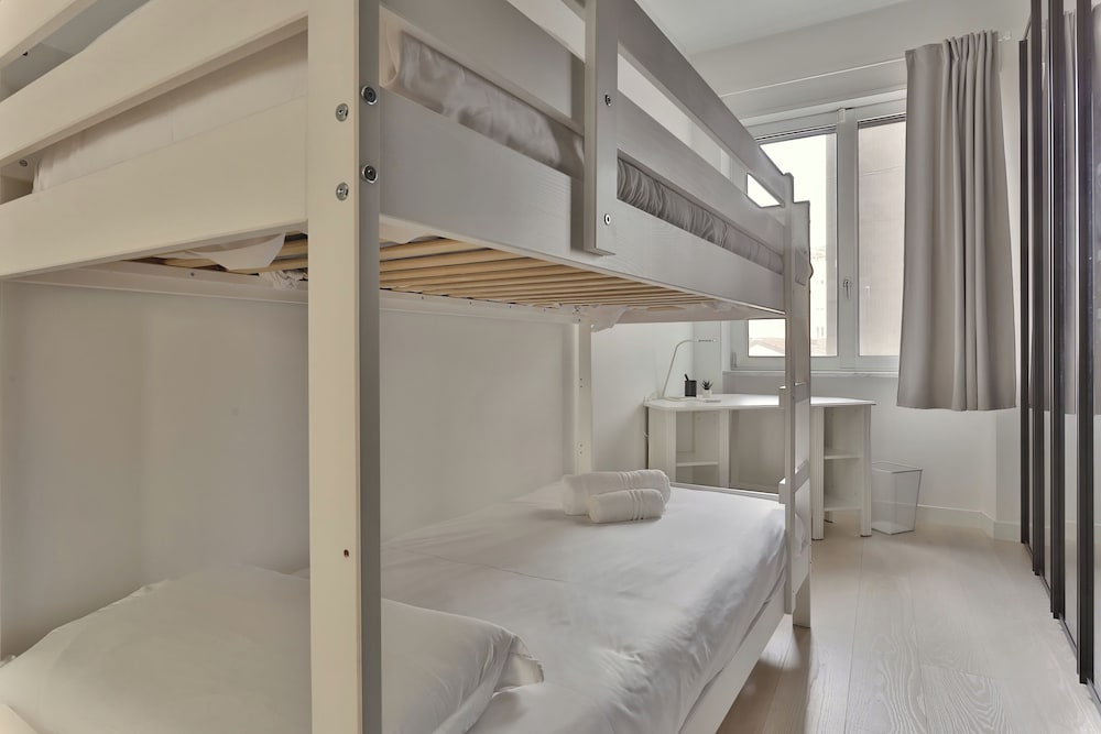 Elegant 2-bed apt in the Centre of Milan