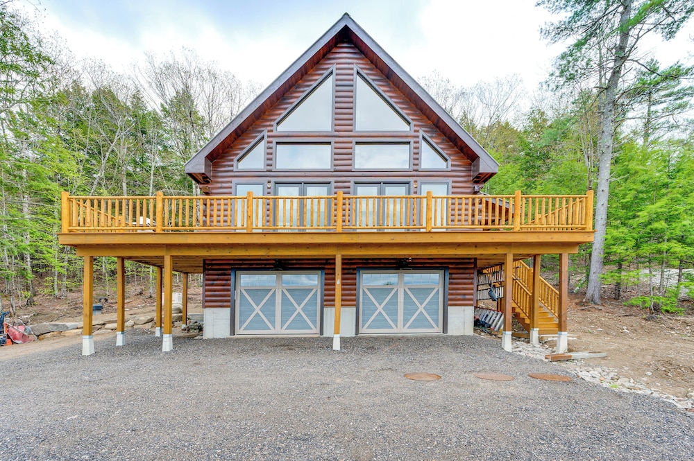 Mtn-view Deck: Scenic Conway Log Cabin!